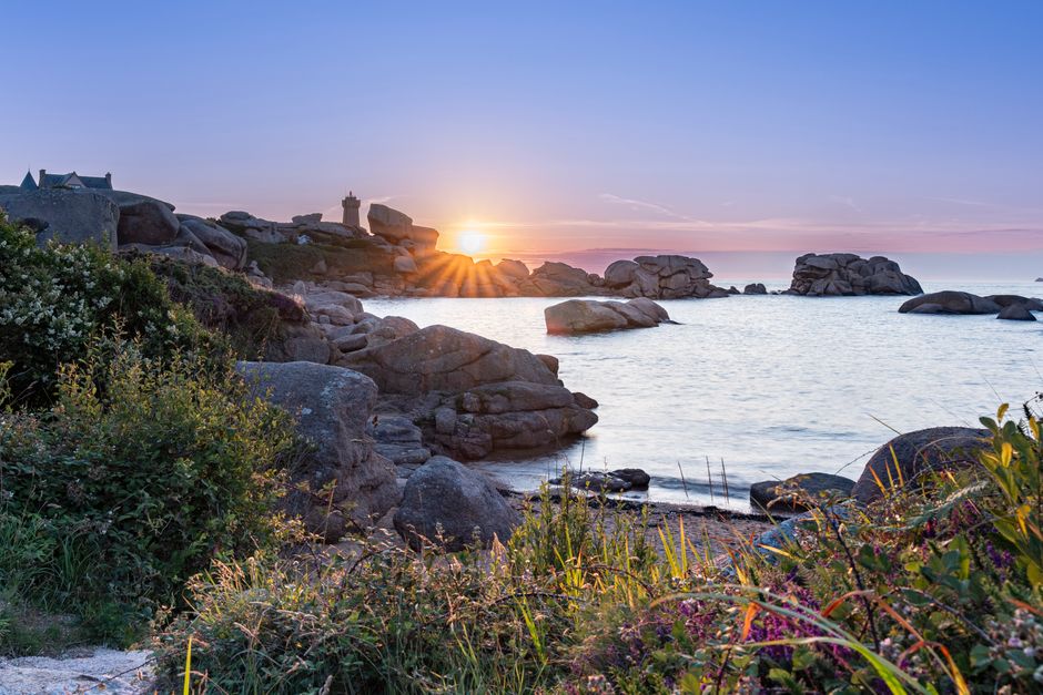 Perros-Guirec en automne : quand les surfeurs prennent le relais