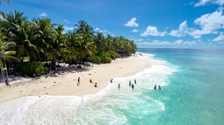 Plongée française : pourquoi on ne descend pas aux Maldives pour les mêmes raisons