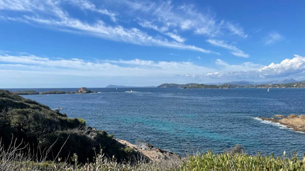 Porquerolles : l&rsquo;île face à sa propre densité