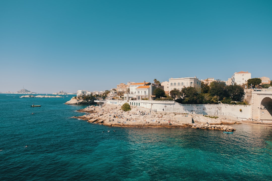 Stendhal à Marseille : quand le rail change la géographie du désir
