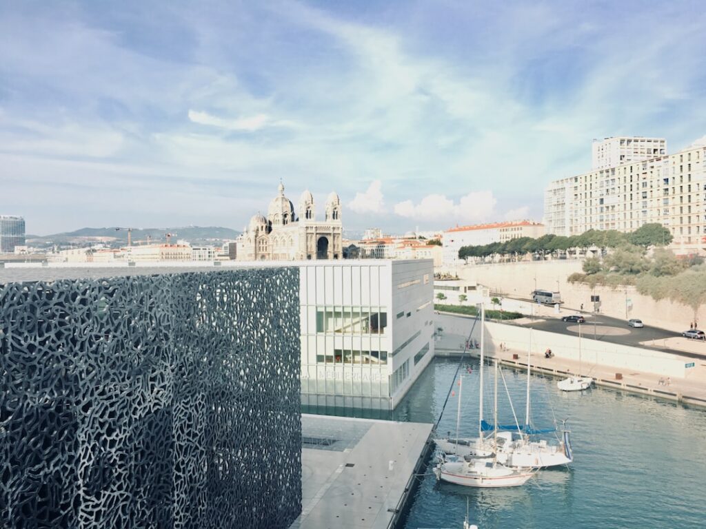 Le port de Marseille : lire l&rsquo;histoire dans les pierres superposées