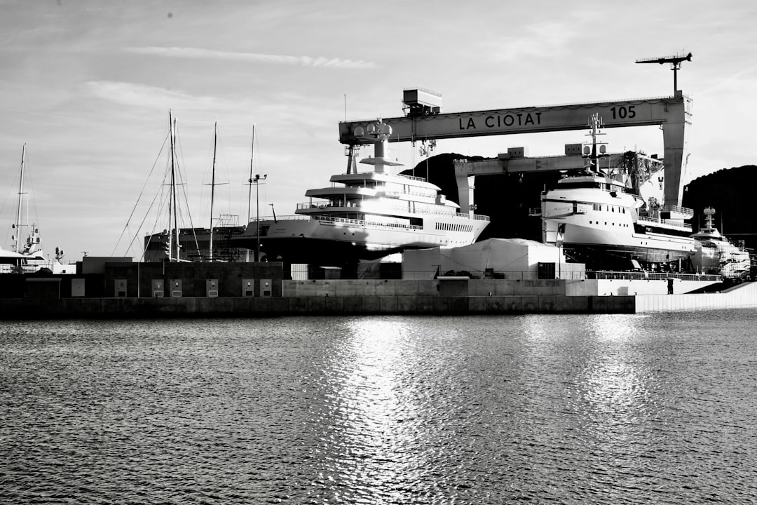 Les ports de plaisance français : quand l&rsquo;architecture devient rivage