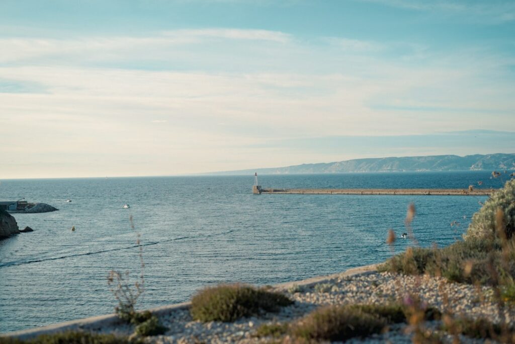 La sandale de cuir, du port à la rue parisienne
