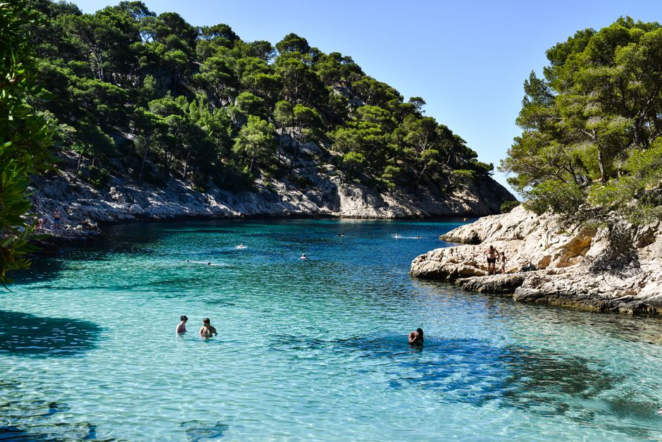 Calanques : ce que les guides taisent sur la réservation, la foule et la chaleur