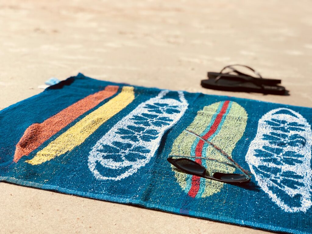 Coton ou microfibre : choisir sa serviette de plage