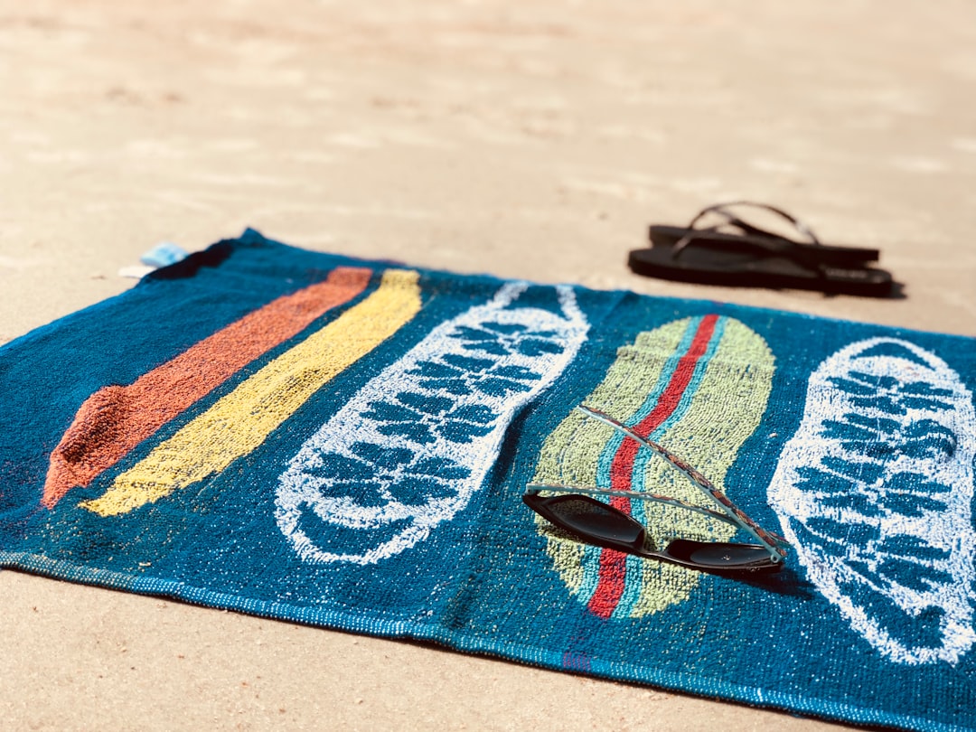 Coton ou microfibre : choisir sa serviette de plage