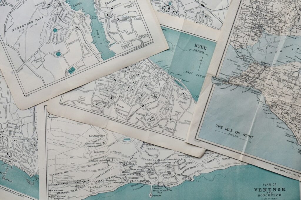 Cartes marines : quand la navigation devient langage graphique