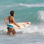 Bretagne : les surfeurs retrouvent leurs vagues