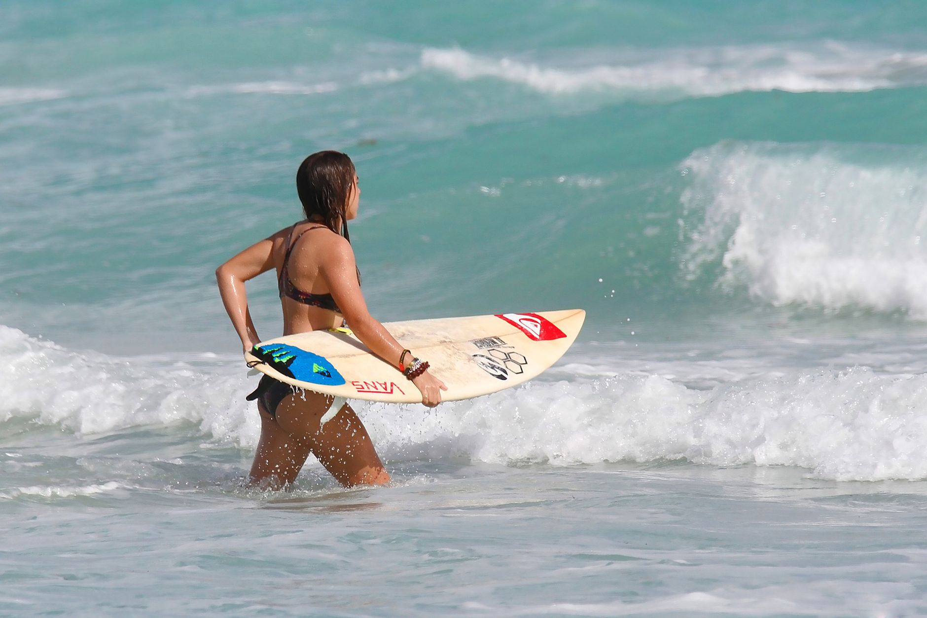 Bretagne : les surfeurs retrouvent leurs vagues