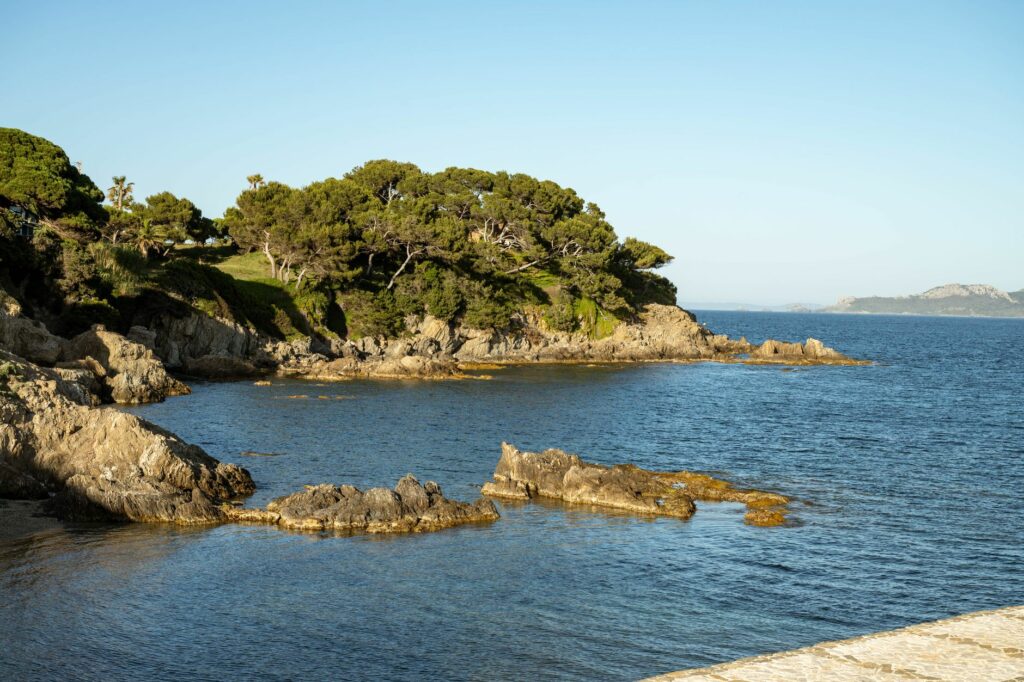 La côte méditerranéenne se soulève