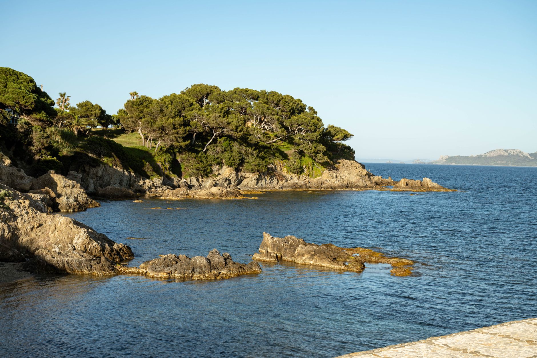 La côte méditerranéenne se soulève