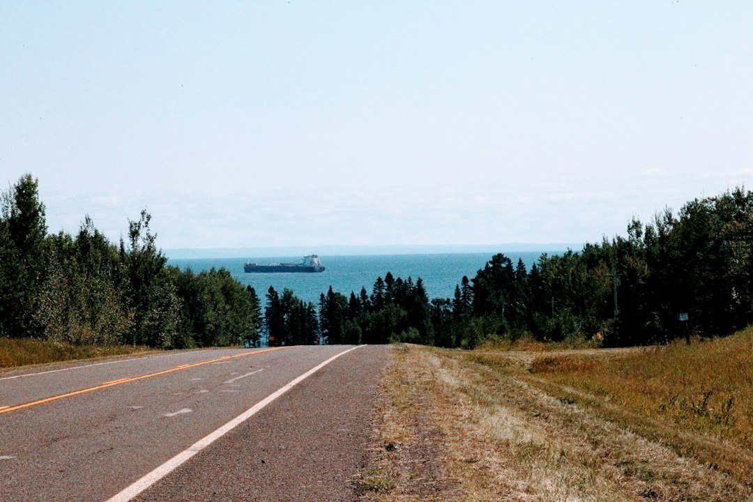 Un porte-conteneurs sud-coréen emprunte la route du Nord