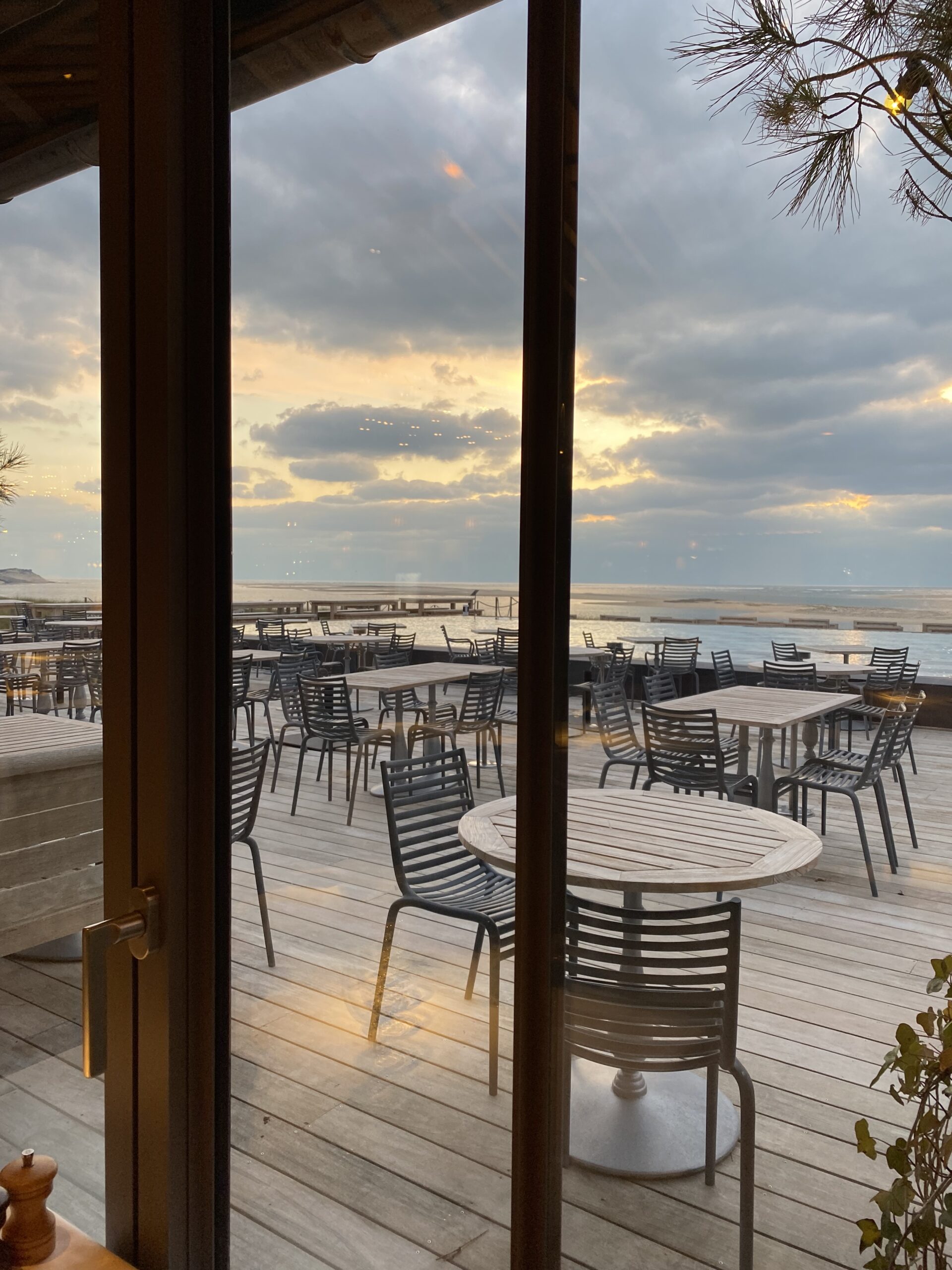 Ces tables où la mer entre dans la salle