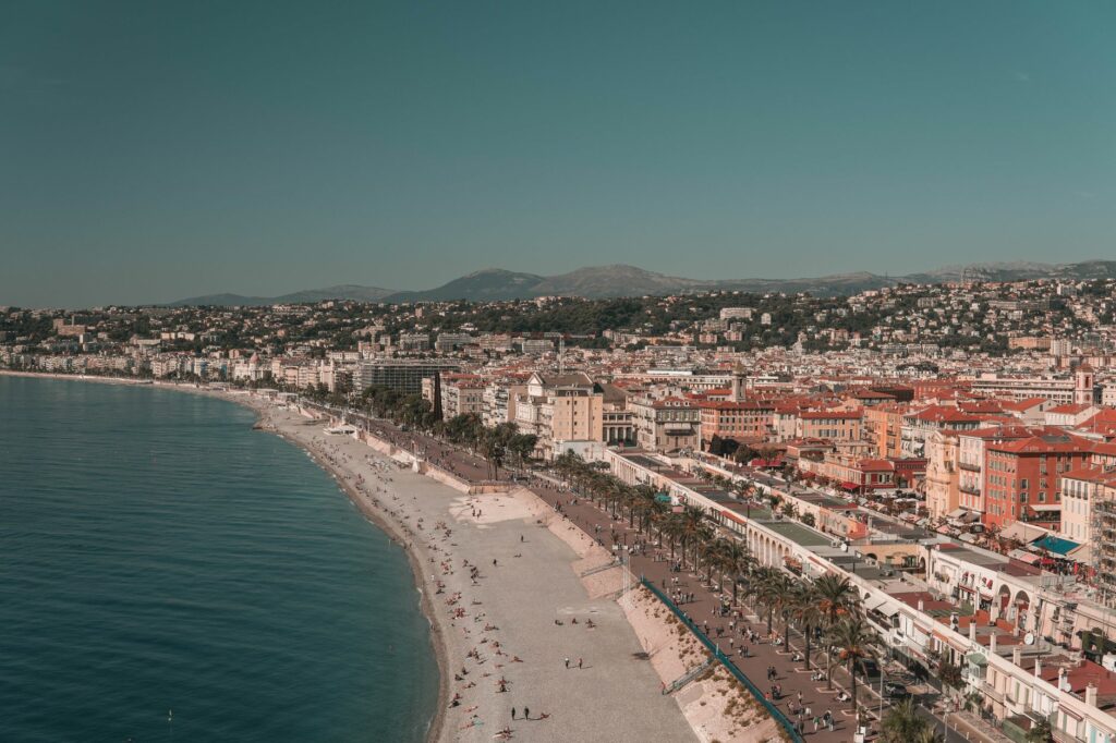 Menton fête 75 ans de vie côtière au large