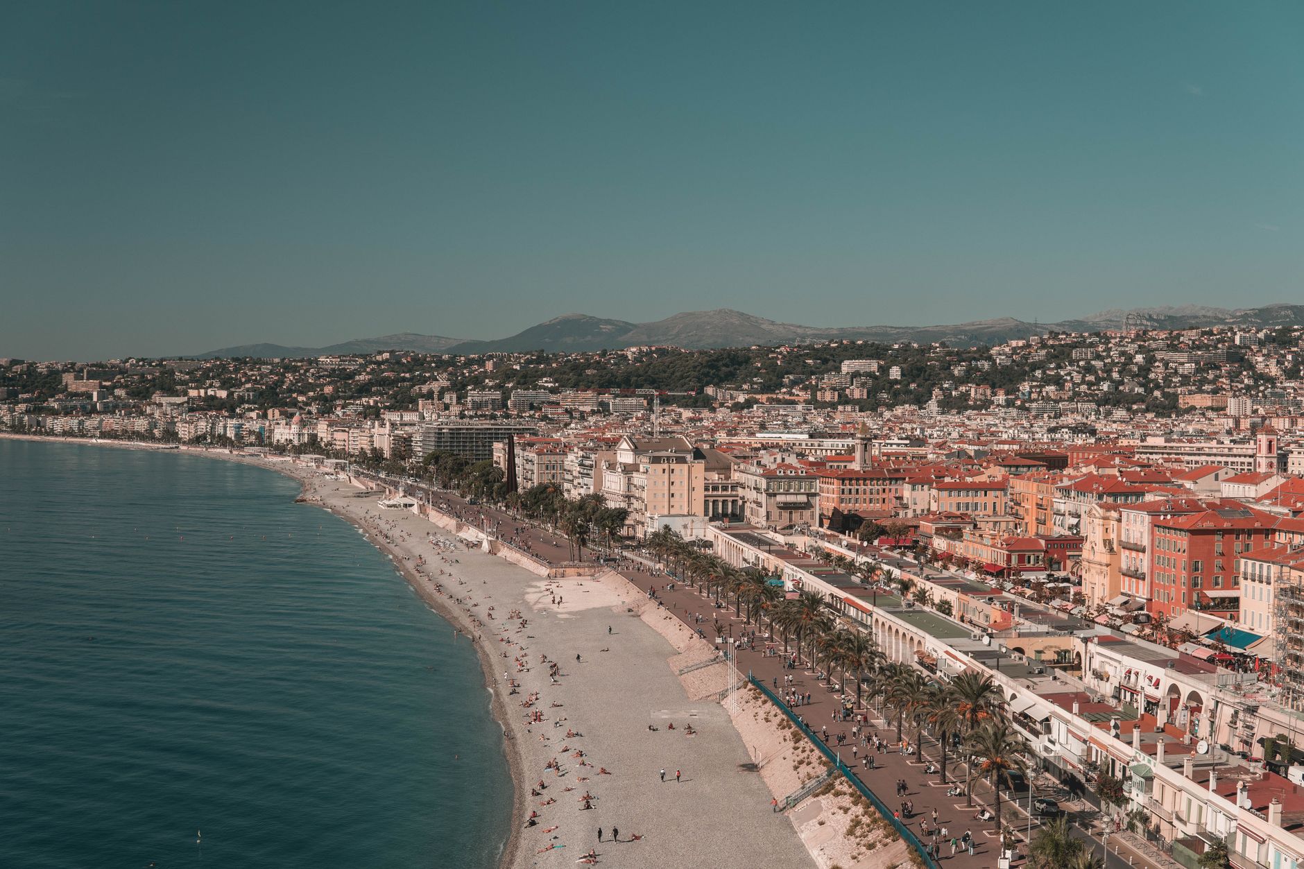 Menton fête 75 ans de vie côtière au large