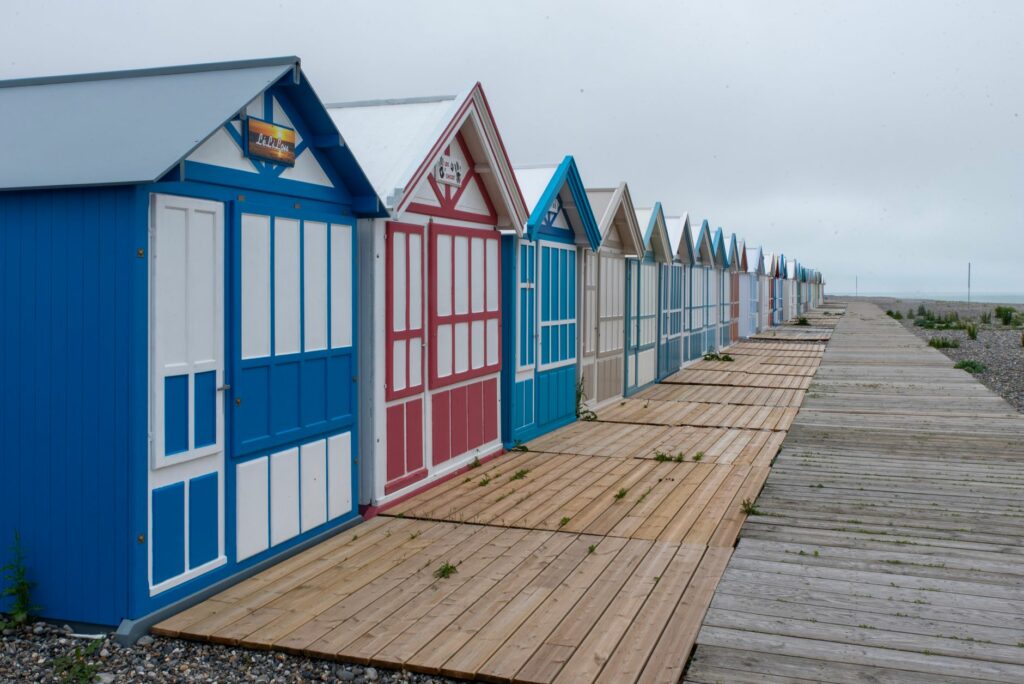 Mode et bord de mer : collections croisière, Chanel et Dior