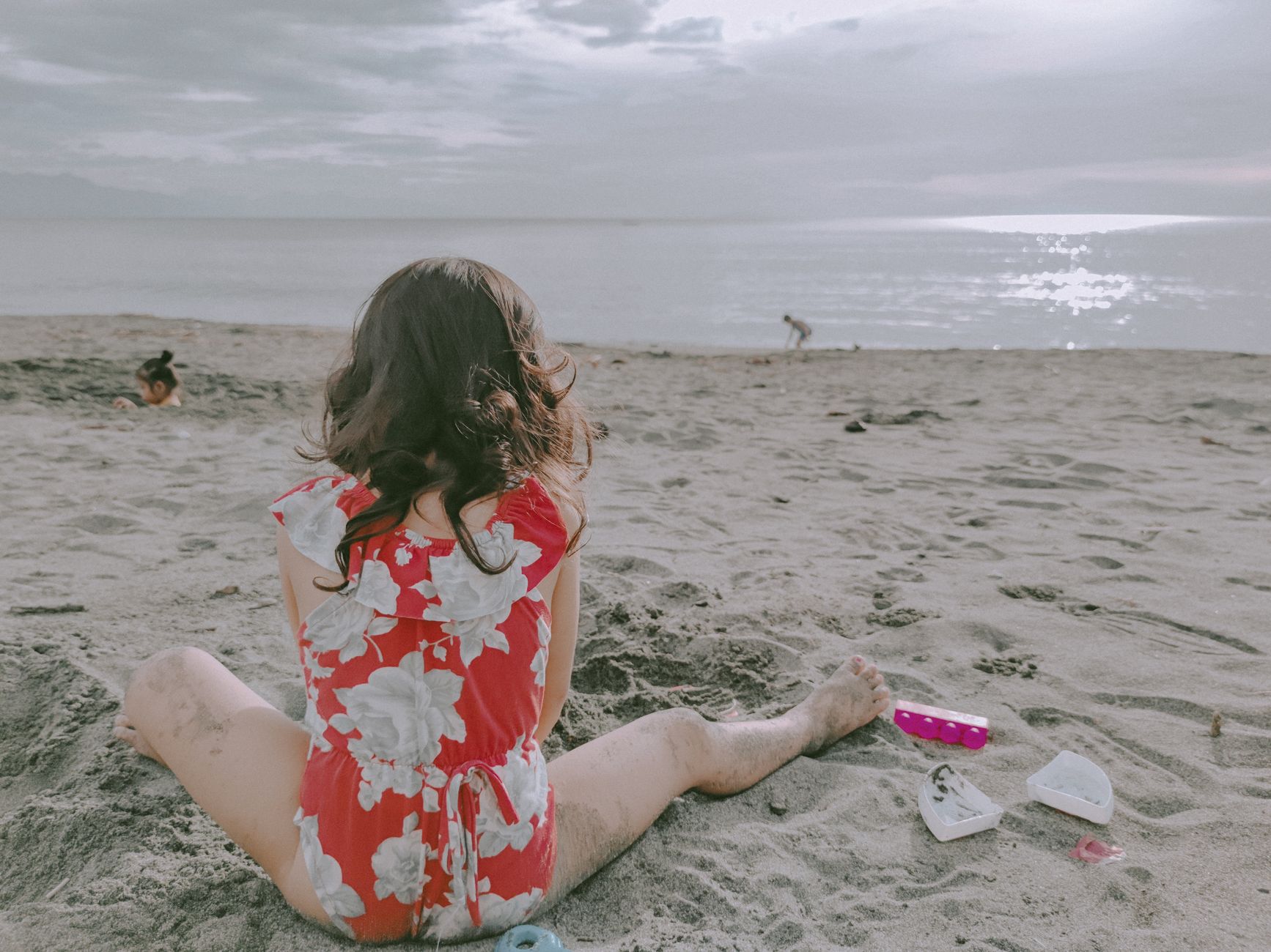 Musiques et radios de plage : ce que l&rsquo;été sonne vraiment