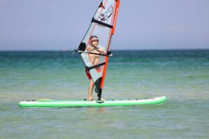 Sports nautiques pour enfants : âge, encadrement et sécurité