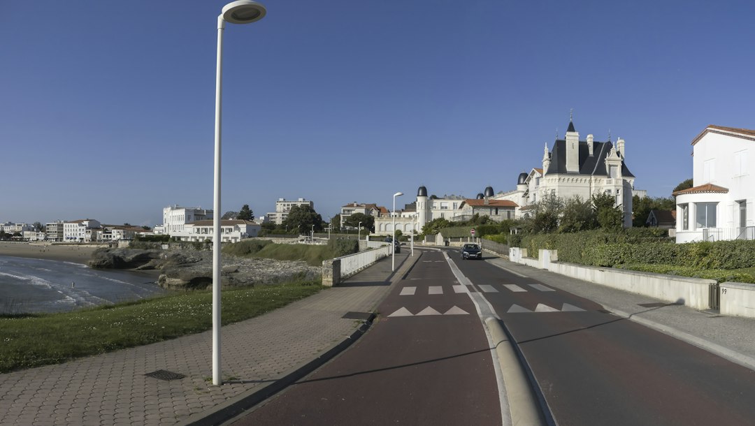 S&rsquo;installer au littoral : les vrais coûts au-delà du rêve