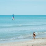 Plages nudistes en France : carte, réglementation et ce qu&rsquo;il faut savoir