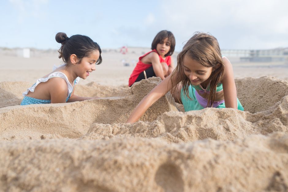 Jeux de plage : sélection, règles et activités pour tous les âges